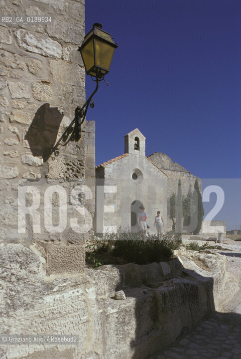 ( FRANCIA  )  PROVENCE-ALPES-COTE DAZUR  LES BAUX-DE-PROVENCE : UNA STRADA DELLA CITTA VECCHIA © 1999 Graziano Arici/Rosebud2 / GEO