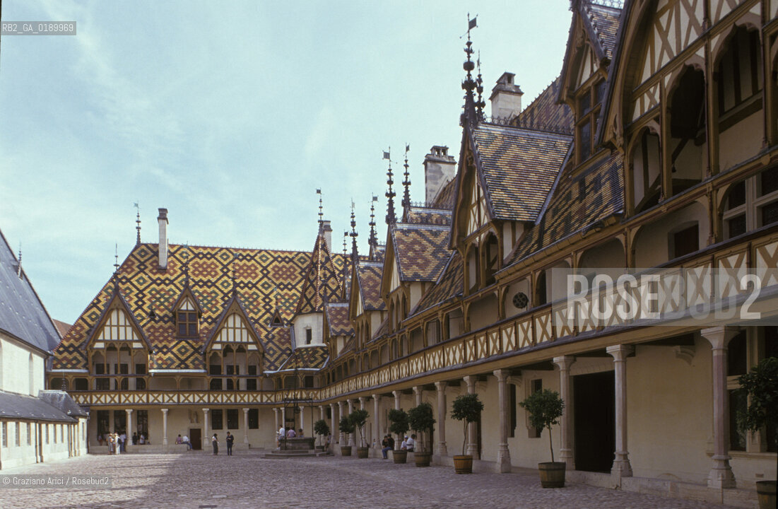 ( FRANCIA  )  BORGOGNA  BEAUNE : HOTEL-DIEU © 1999 Graziano Arici/Rosebud2 / GEO OSPEDALE ARCHITETTURA FIAMMINGA