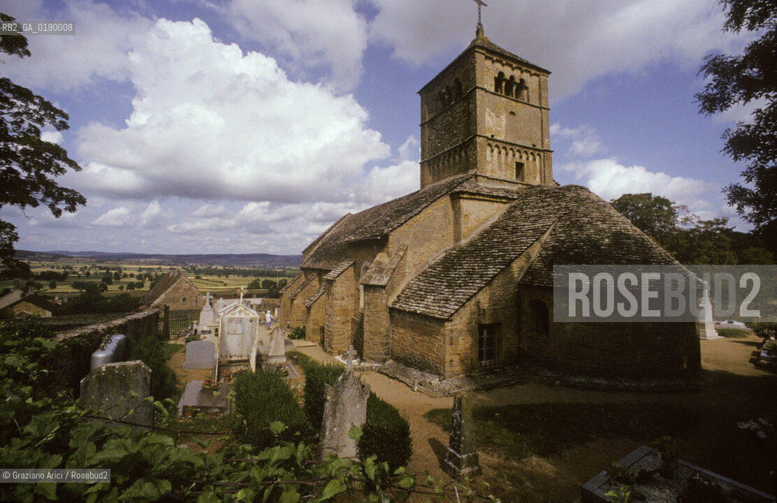 ( FRANCIA  )  BORGOGNA  CHIESETTA ROMANICA DI AMEUGNY © 1999 Graziano Arici/Rosebud2 / GEO