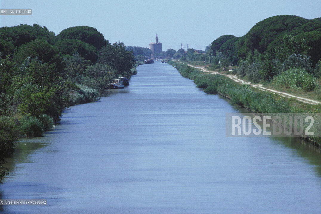 ( FRANCIA  )  PROVENCE-ALPES-COTE DAZUR CANALE DEL RODANO © 1999 Graziano Arici/Rosebud2 / GEO