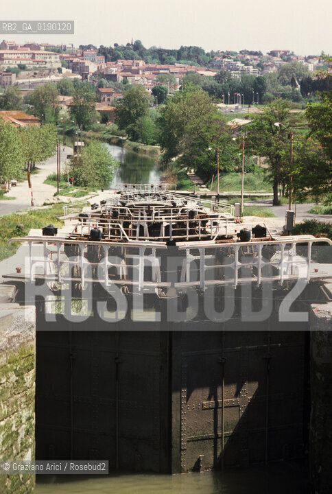 ( FRANCIA  )  LANGUEDOC-ROUSSILLON  BEZIERS : LE NOVE CHIUSE DEL CANAL DU MIDI © 1999 Graziano Arici/Rosebud2 / GEO CANALE