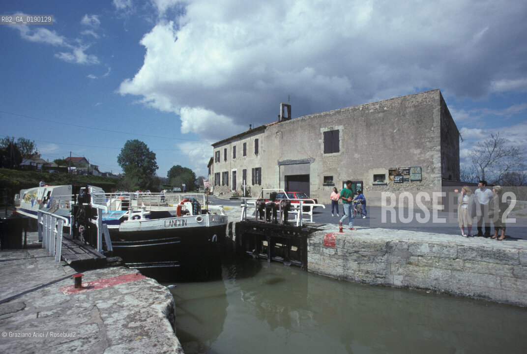 ( FRANCIA  )  LANGUEDOC-ROUSSILLON  BEZIERS : LE NOVE CHIUSE DEL CANAL DU MIDI © 1999 Graziano Arici/Rosebud2 / GEO CANALE