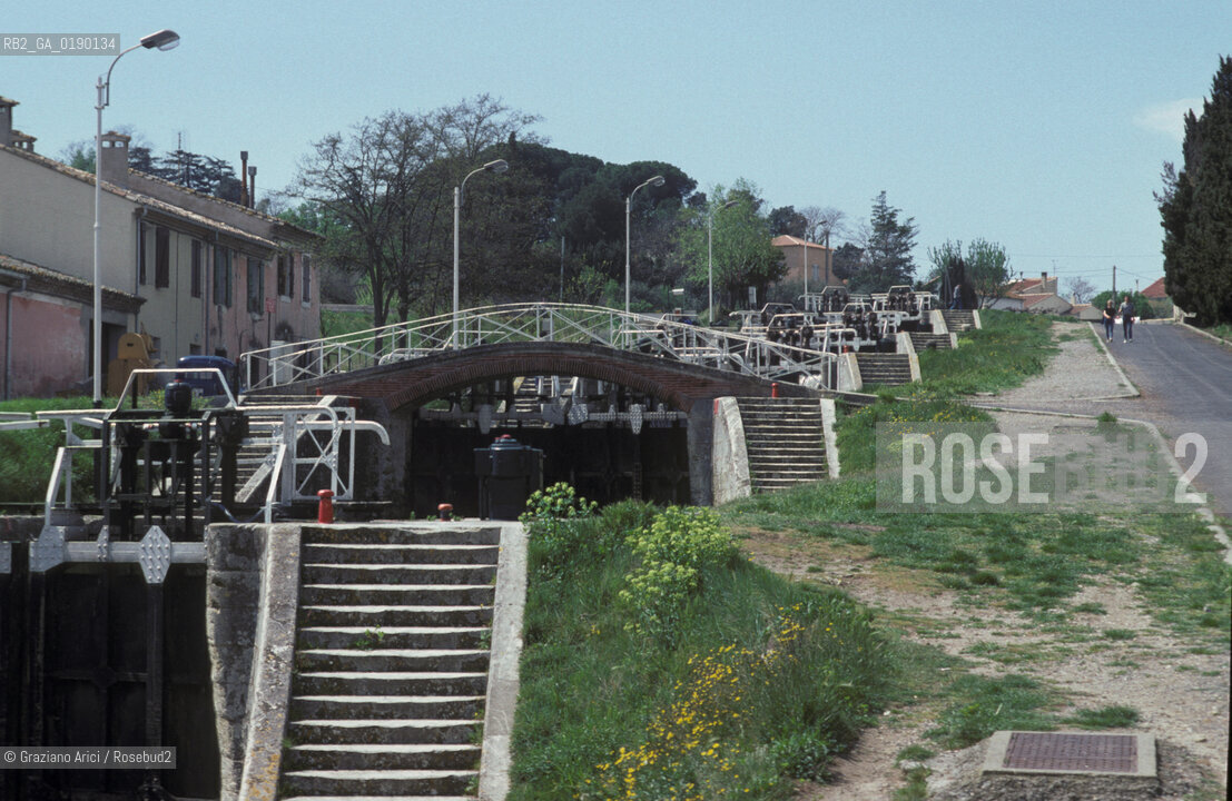 ( FRANCIA  )  LANGUEDOC-ROUSSILLON  BEZIERS : LE NOVE CHIUSE DEL CANAL DU MIDI © 1999 Graziano Arici/Rosebud2 / GEO CANALE