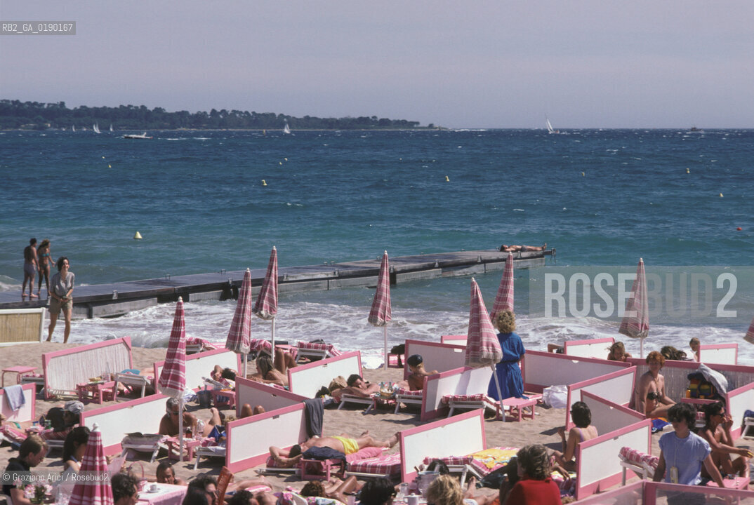 ( FRANCIA  )  PROVENCE-ALPES-COTE DAZUR  CANNES : LA SPIAGGIA  © 1999 Graziano Arici/Rosebud2 / GEO