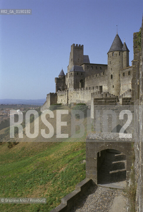 ( FRANCIA  )  LANGUEDOC-ROUSSILLON  CARCASSONNE : LA CITE MURA E PORTA DAUDE © 1999 Graziano Arici/Rosebud2 / GEO CASTELLO ERESIA CATARA CATARI