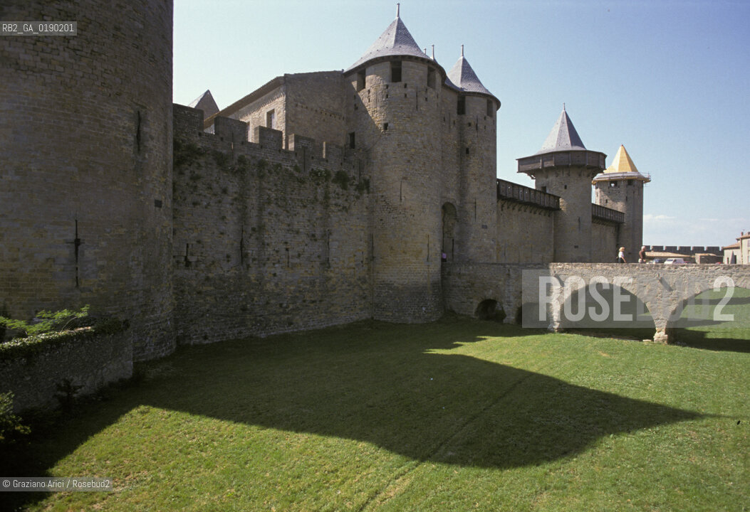 ( FRANCIA  )  LANGUEDOC-ROUSSILLON  CARCASSONNE : LA CITE IL CASTELLO DEL CONTE © 1999 Graziano Arici/Rosebud2 / GEO CASTELLO ERESIA CATARA CATARI