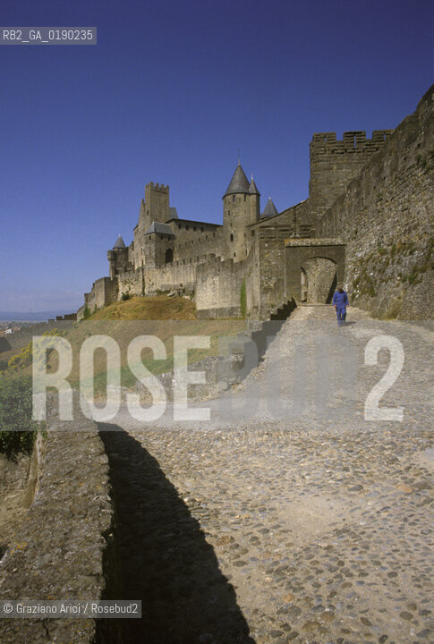 ( FRANCIA  )  LANGUEDOC-ROUSSILLON  CARCASSONNE : LA CITE MURA E PORTA DAUDE © 1999 Graziano Arici/Rosebud2 / GEO CASTELLO ERESIA CATARA CATARI