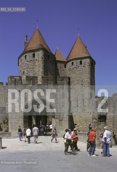 ( FRANCIA  )  LANGUEDOC-ROUSSILLON  CARCASSONNE : LA CITE PORTA NARBONNAISE © 1999 Graziano Arici/Rosebud2 / GEO CASTELLO ERESIA CATARA CATARI