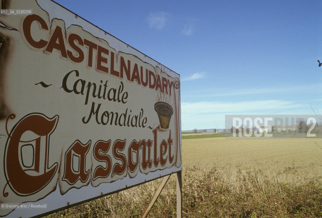 ( FRANCIA  )  MIDI-PYRENEES CASTELNAUDARY : CASSOULET © 1999 Graziano Arici/Rosebud2 / GEO GASTRONOMIA