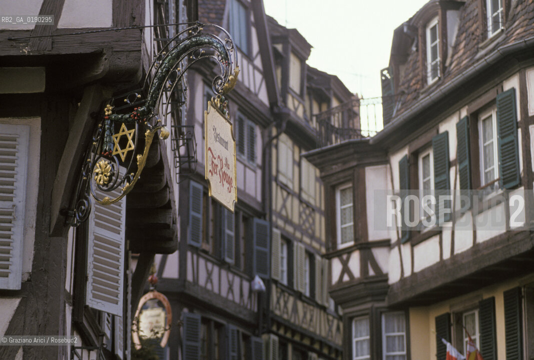 ( FRANCIA  )  ALSAZIA  COLMAR  : UNA STRADA DEL CENTRO  © 1999 Graziano Arici/Rosebud2 / GEO INSEGNA