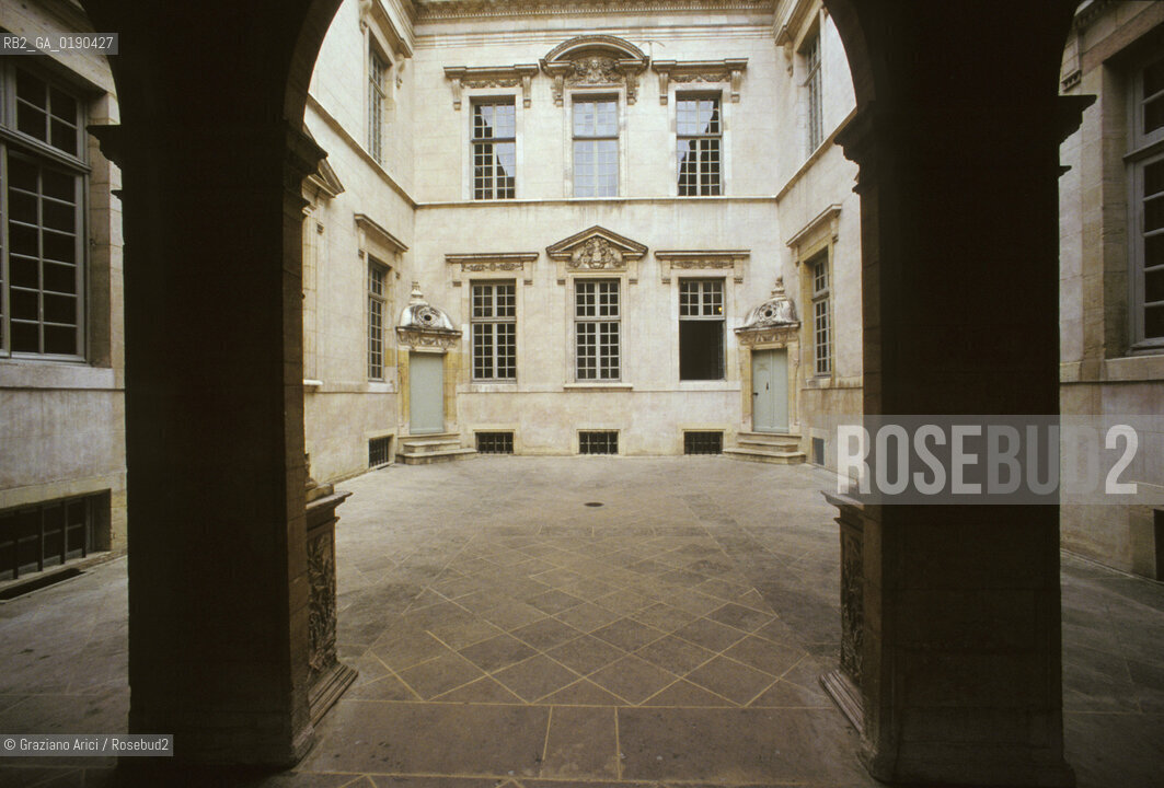 ( FRANCIA  )  BORGOGNA DIGIONE : HOTEL DE VOGUE © 1999 Graziano Arici/Rosebud2 / GEO