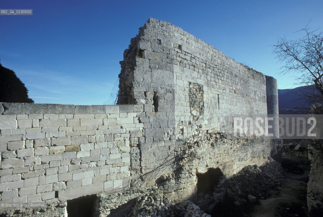 ( FRANCIA  )  PROVENCE-ALPES-COTE DAZUR LACOSTE :IL CASTELLO DEL MARCHESE DE SADE © 1999 Graziano Arici/Rosebud2 / GEO