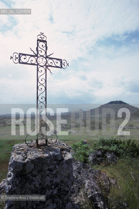 ( FRANCIA  )  LANGUEDOC-ROUSSILLON ALTIPIANO DEL LARZAC CAUSSE : PAESAGGIO © 1999 Graziano Arici/Rosebud2 / GEO CROCE