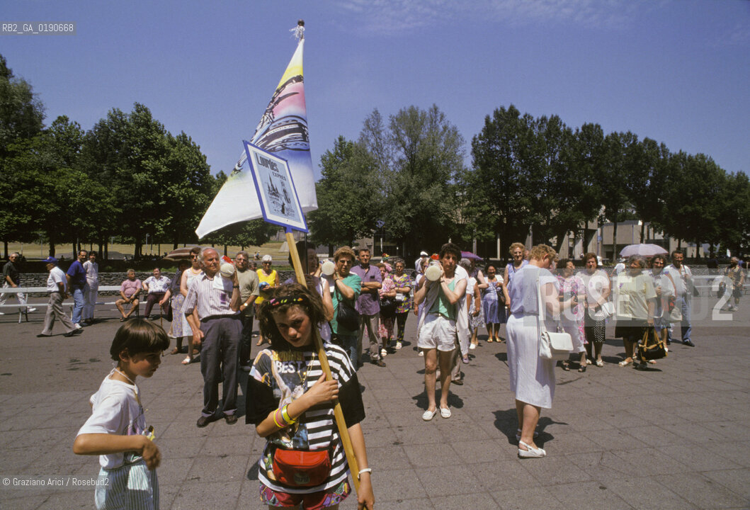 ( FRANCIA  )  MIDI-PYRENEES LOURDES : PELLEGRINI  © 1999 Graziano Arici/Rosebud2 / GEO PELLEGRINAGGIO