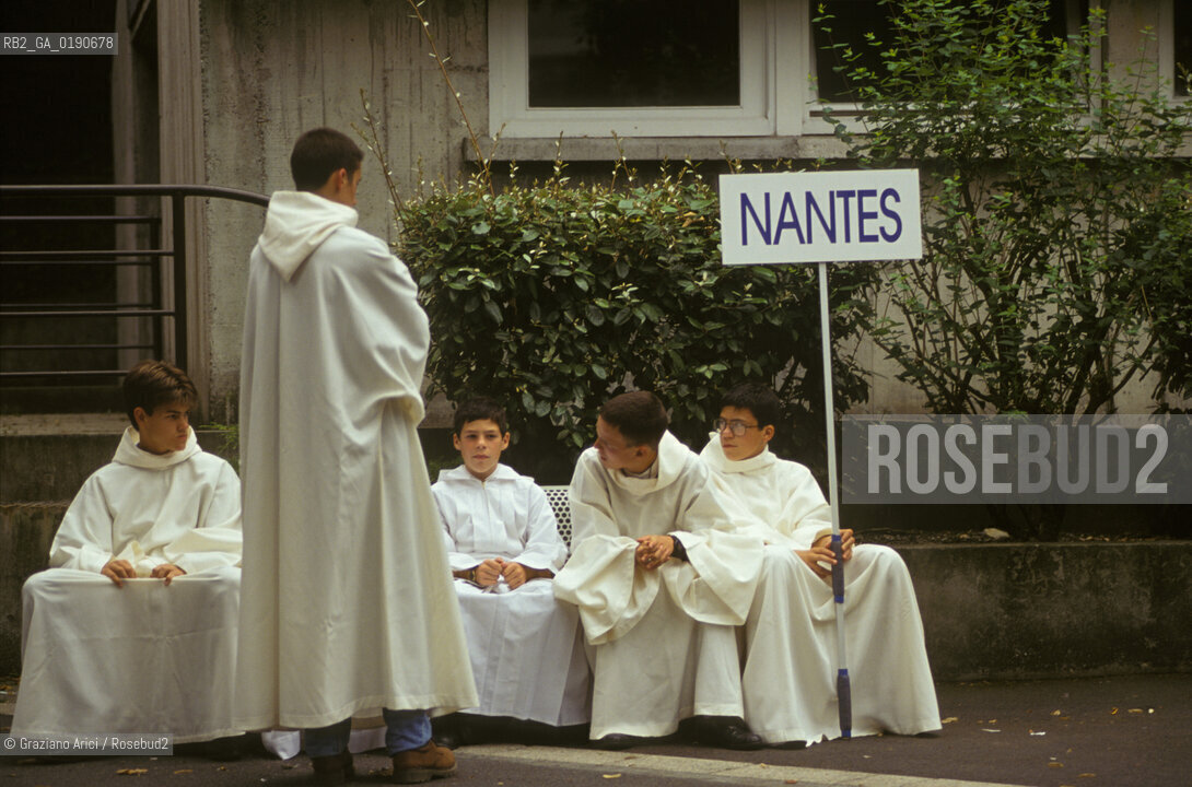 ( FRANCIA  )  MIDI-PYRENEES LOURDES : PELLEGRINI  © 1999 Graziano Arici/Rosebud2 / GEO PELLEGRINAGGIO
