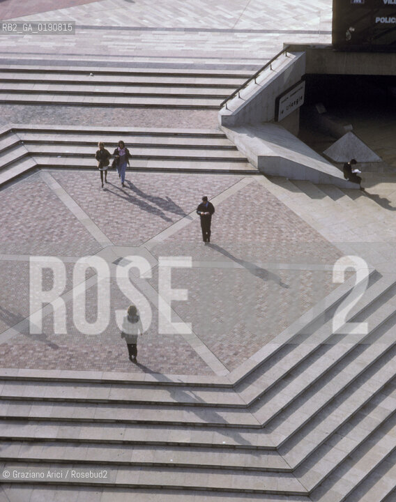 ( FRANCIA  )  LANGUEDOC-ROUSSILLON  MONTPELLIER : CENTRO COMMERCIALE POLYGONE © 1999 Graziano Arici/Rosebud2 / GEO SCALA