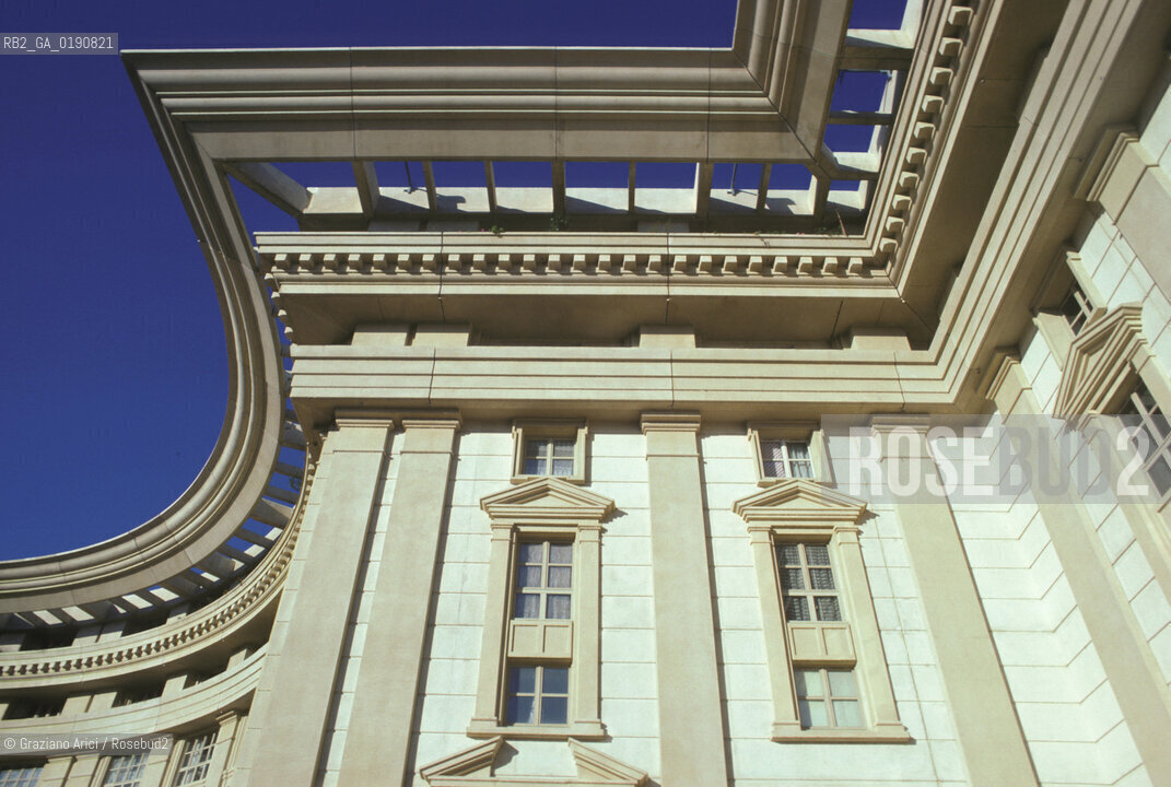( FRANCIA  )  LANGUEDOC-ROUSSILLON  MONTPELLIER : IL QUARTIERE ANTIGONE DI RICARDO BOFILL © 1999 Graziano Arici/Rosebud2 / GEO ARCHITETTURA CONTEMPORANEA