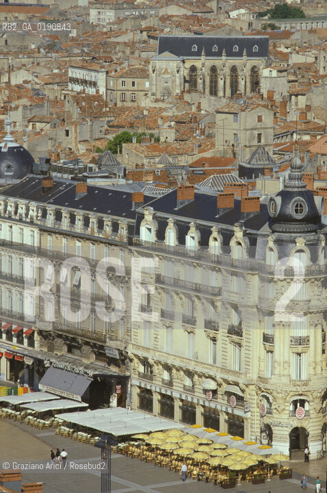 ( FRANCIA  )  LANGUEDOC-ROUSSILLON  MONTPELLIER : LA PIAZZA DE LA COMEDIE © 1999 Graziano Arici/Rosebud2 / GEO