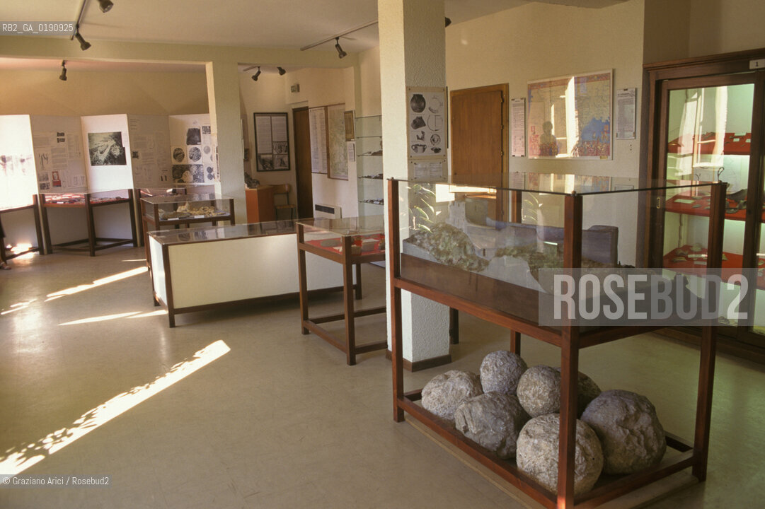 ( FRANCIA  )  MIDI-PYRENEES  IL CASTELLO DI MONTSEGUR ULTIMO RIFUGIO DELLA CHIESA CATARA  IL MUSEO SULLASSEDIO © 1999 Graziano Arici/Rosebud2 / GEO ERESIA CATARA CATARI CROCIATA