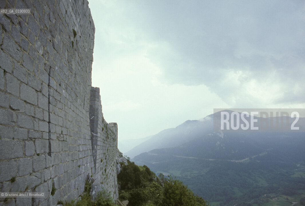 ( FRANCIA  )  MIDI-PYRENEES  IL CASTELLO DI MONTSEGUR ULTIMO RIFUGIO DELLA CHIESA CATARA  © 1999 Graziano Arici/Rosebud2 / GEO ERESIA CATARA CATARI CROCIATA