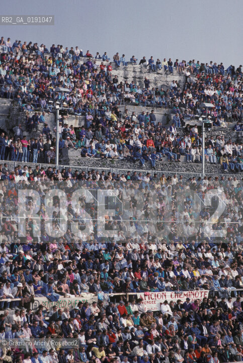 ( FRANCIA  )  LANGUEDOC-ROUSSILLON  NIMES : FERIA DES VENDANGES  ARENA CORRIDA © 1999 Graziano Arici/Rosebud2 / GEO