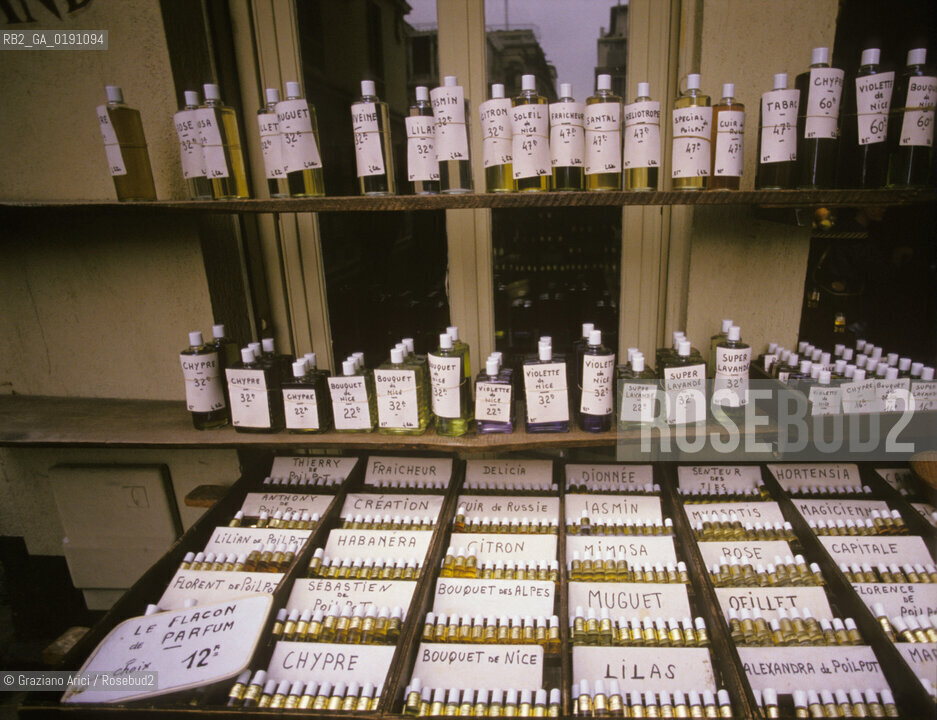 ( FRANCIA  )  PROVENCE-ALPES-COTE DAZUR NIZZA : NEGOZIO DI PROFUMI  © 1999 Graziano Arici/Rosebud2 / GEO