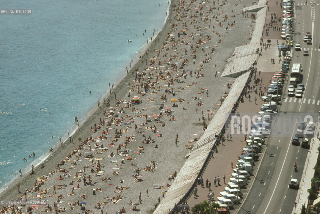 ( FRANCIA  )  PROVENCE-ALPES-COTE DAZUR NIZZA :SPIAGGIA  © 1999 Graziano Arici/Rosebud2 / GEO