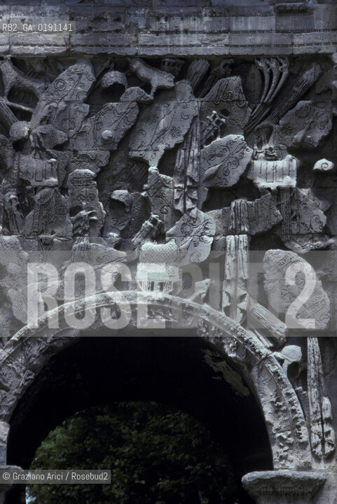 ( FRANCIA  )  PROVENCE-ALPES-COTE DAZUR ORANGE   : ARCO DI TRIONFO  © 1999 Graziano Arici/Rosebud2 / GEO