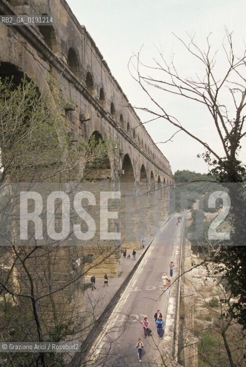 ( FRANCIA  )  PROVENCE-ALPES-COTE DAZUR  PONT DU GARD ACQUEDOTTO ROMANO © 1999 Graziano Arici/Rosebud2 / GEO