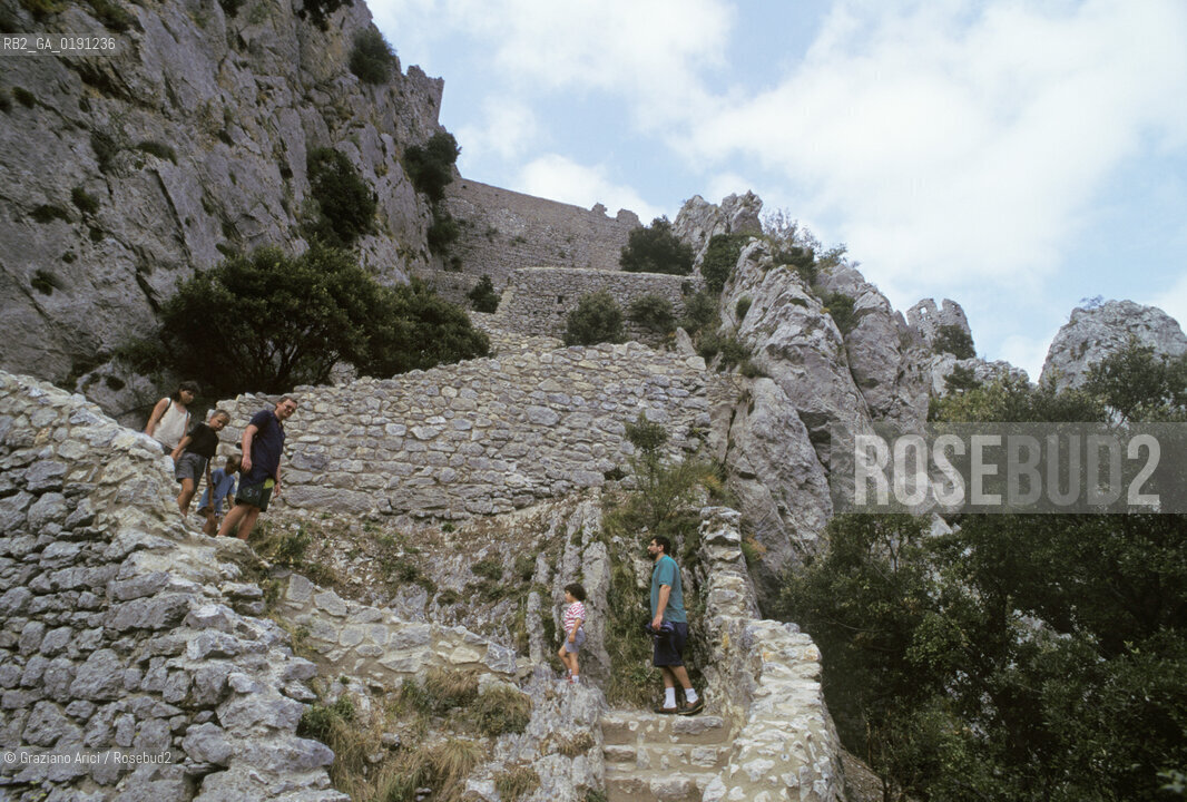 ( FRANCIA  )  LANGUEDOC-ROUSSILLON  PUILAURENS : IL CASTELLO © 1999 Graziano Arici/Rosebud2 / GEO ERESIA CATARA CATARI CROCIATA