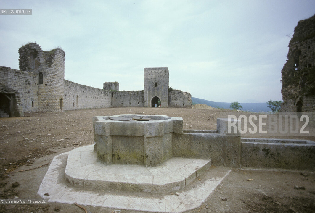 ( FRANCIA  )  LANGUEDOC-ROUSSILLON  PUIVERT : IL CASTELLO © 1999 Graziano Arici/Rosebud2 / GEO ERESIA CATARA CATARI CROCIATA
