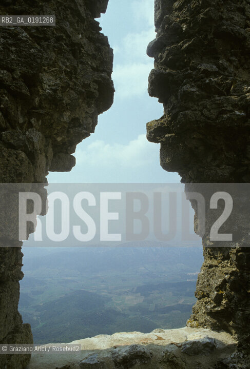 ( FRANCIA  )  LANGUEDOC-ROUSSILLON  QUERIBUS  : IL CASTELLO © 1999 Graziano Arici/Rosebud2 / GEO ERESIA CATARA CATARI CROCIATA