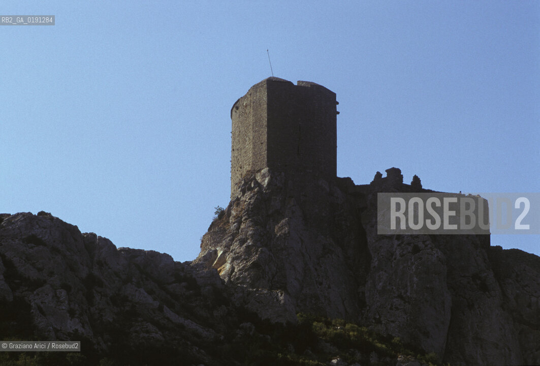 ( FRANCIA  )  LANGUEDOC-ROUSSILLON  QUERIBUS  : IL CASTELLO © 1999 Graziano Arici/Rosebud2 / GEO ERESIA CATARA CATARI CROCIATA