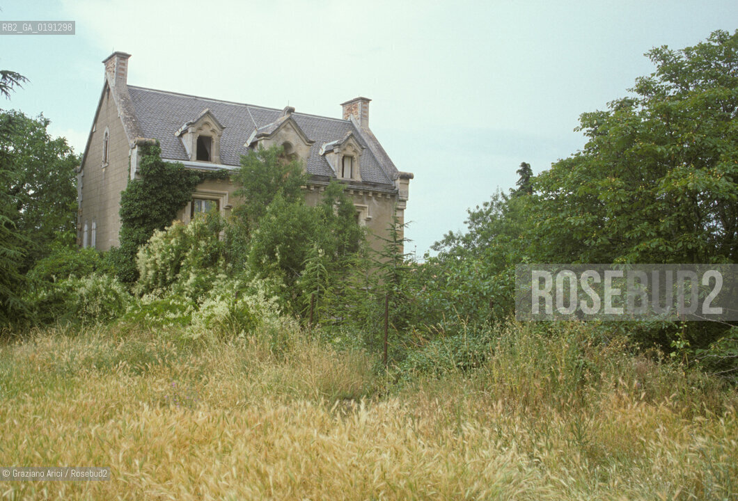 ( FRANCIA  )  LANGUEDOC-ROUSSILLON  RENNES-LE-CHATEAU  : LA CASA DEL CURATO © 1999 Graziano Arici/Rosebud2 / GEO