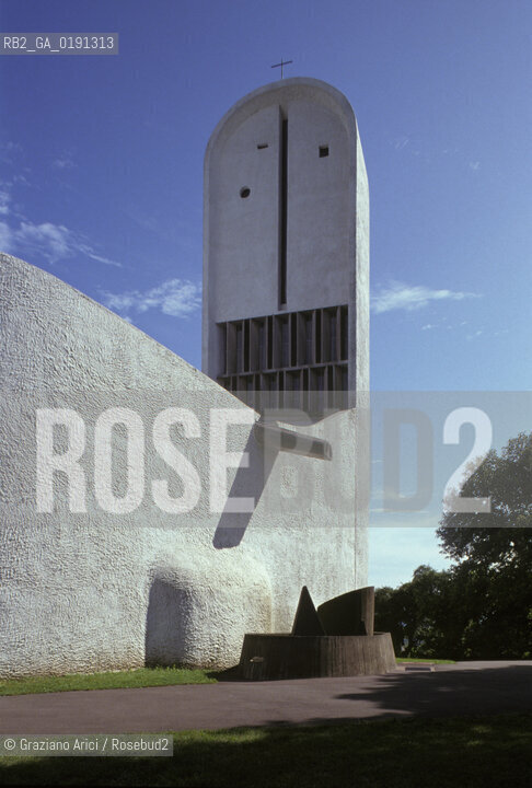 ( FRANCIA  )  ALSAZIA RONCHAMP  : CHIESA DI NOTRE-DAME-DU-HAUT DI LE CORBUSIER © 1999 Graziano Arici/Rosebud2 / GEO ARCHITETTURA CONTEMPORANEA