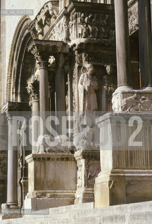 ( FRANCIA  )  PROVENCE-ALPES-COTE DAZUR SAINT-GILLES : CHIESA © 1999 Graziano Arici/Rosebud2 / GEO ROMANICO PELLEGRINAGGIO