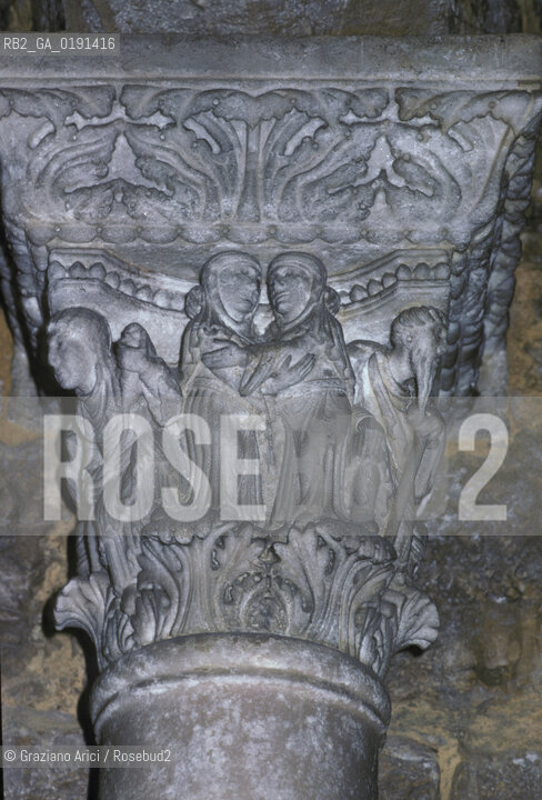 ( FRANCIA  )  LANGUEDOC-ROUSSILLON LES-SAINTES-MARIES-DE-LA-MER : CAPITELLO DELLA CHIESA  © 1999 Graziano Arici/Rosebud2 / GEO CAMARGUE