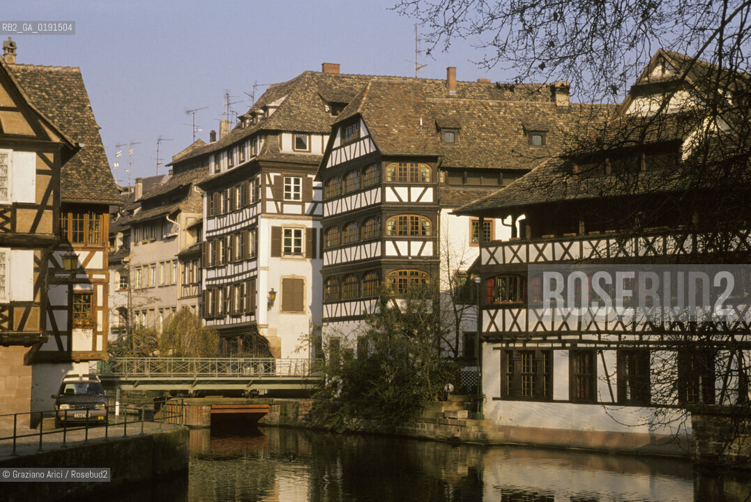 ( FRANCIA  )  ALSAZIA STRASBURGO : IL QUARTIERE FINKWILLER CASE A GRATICCIO CANALE  © 1999 Graziano Arici/Rosebud2 / GEO