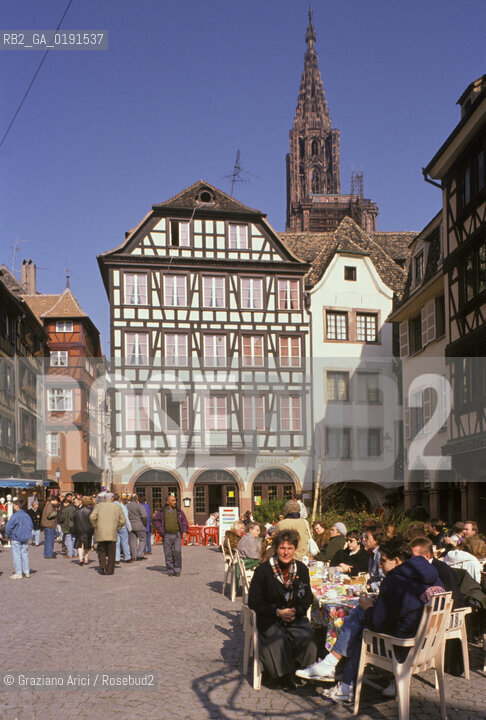 ( FRANCIA  )  ALSAZIA STRASBURGO : CASE A GRATICCIO   © 1999 Graziano Arici/Rosebud2 / GEO