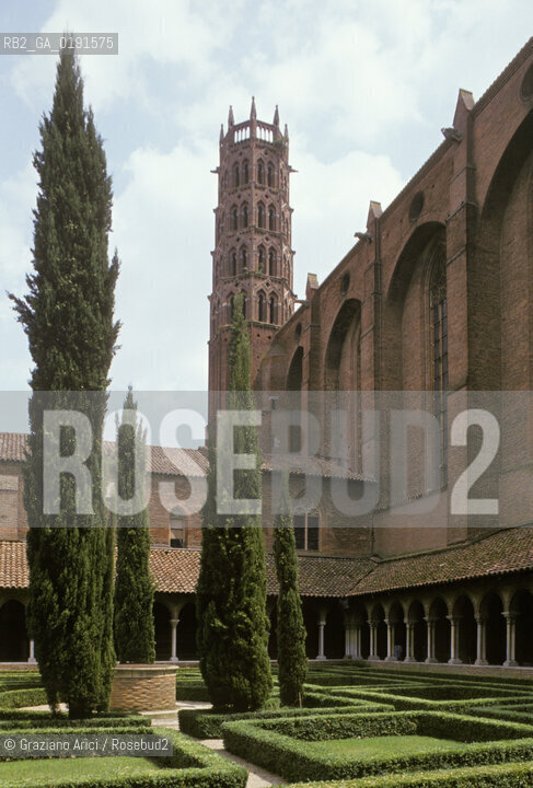 ( FRANCIA  )  MIDI-PYRENEES TOLOSA : CHIESA LES JACOBINS CHIOSTRO  © 1999 Graziano Arici/Rosebud2 / GEO ERESIA CATARA CATARI CROCIATA