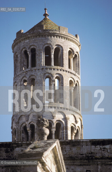 ( FRANCIA  )  LANGUEDOC-ROUSSILLON  UZES : LA CATTEDRALE DI ST-THODORIT  CAMPANILE © 1999 Graziano Arici/Rosebud2 / GEO