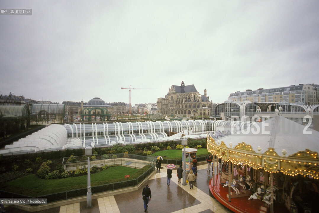( FRANCIA  )  PARIGI : IL CENTRO COMMERCIALE DEL LES HALLES © 1995 Graziano Arici/Rosebud2 / GEO