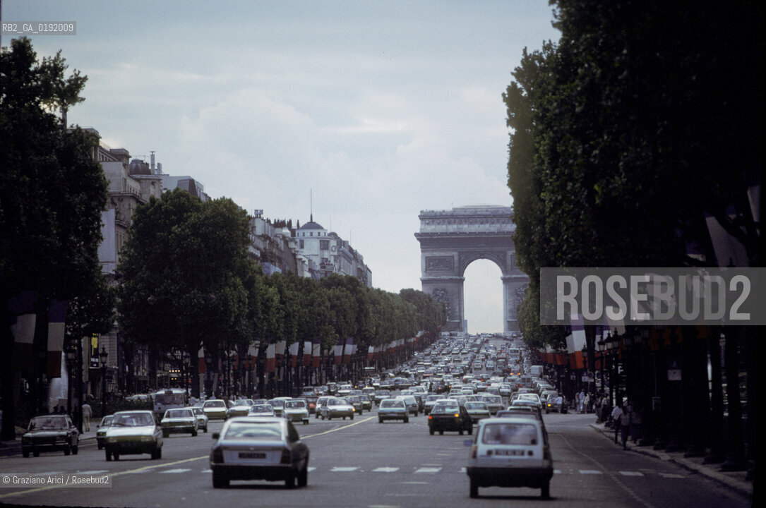 ( FRANCIA  )  PARIGI : AVENUE DES CHAMPS ELYSEES © 1995 Graziano Arici/Rosebud2 / GEO