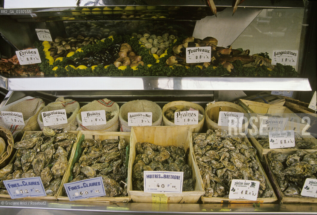 ( FRANCIA  )  PARIGI : OSTRICHE E CROSTACEI  © 1995 Graziano Arici/Rosebud2 / GEO GASTRONOMIA