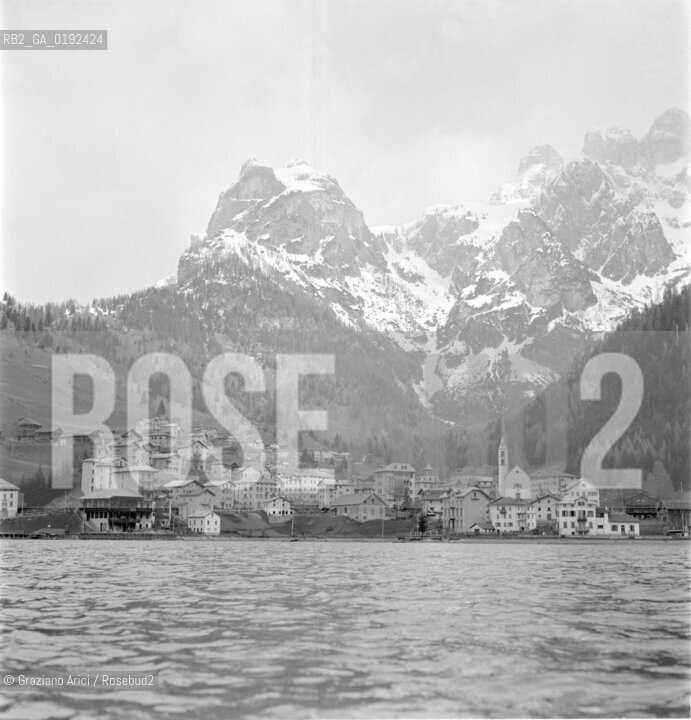 MURDERS IN ALLEGHE ( BELLUNO ): ALLEGHE AND ITS LAKE - 1960 - © ARCHIVIO Graziano Arici/Rosebud2  / CRONACA NERA  /  I FATTI DI ALLEGHE 