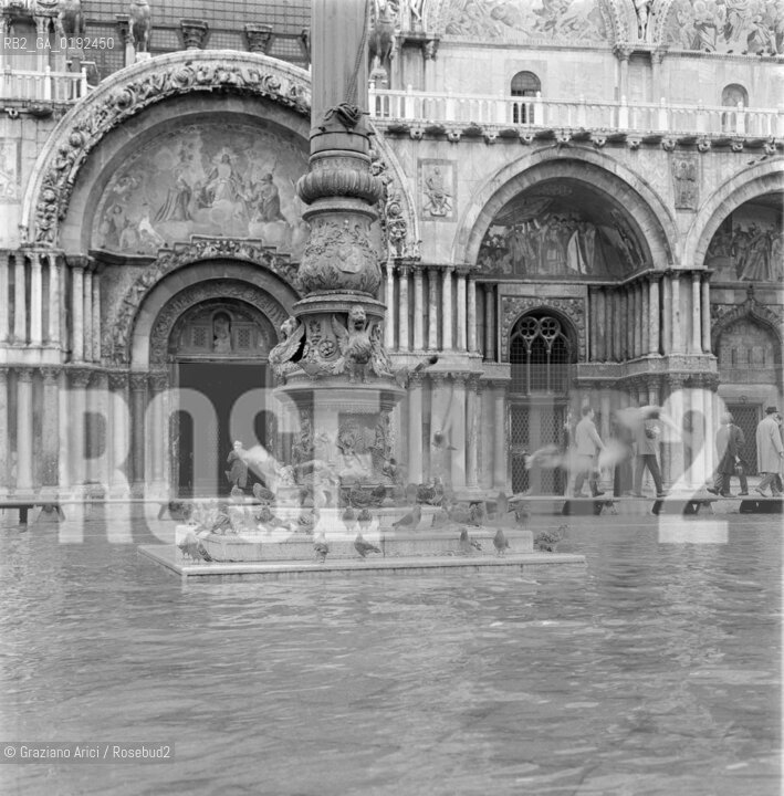 HIGH TIDE IN VENICE - 196? © ARCHIVIO Graziano Arici/Rosebud2  / ALTA MAREA / ACQUA ALTA /  PIAZZA SAN MARCO