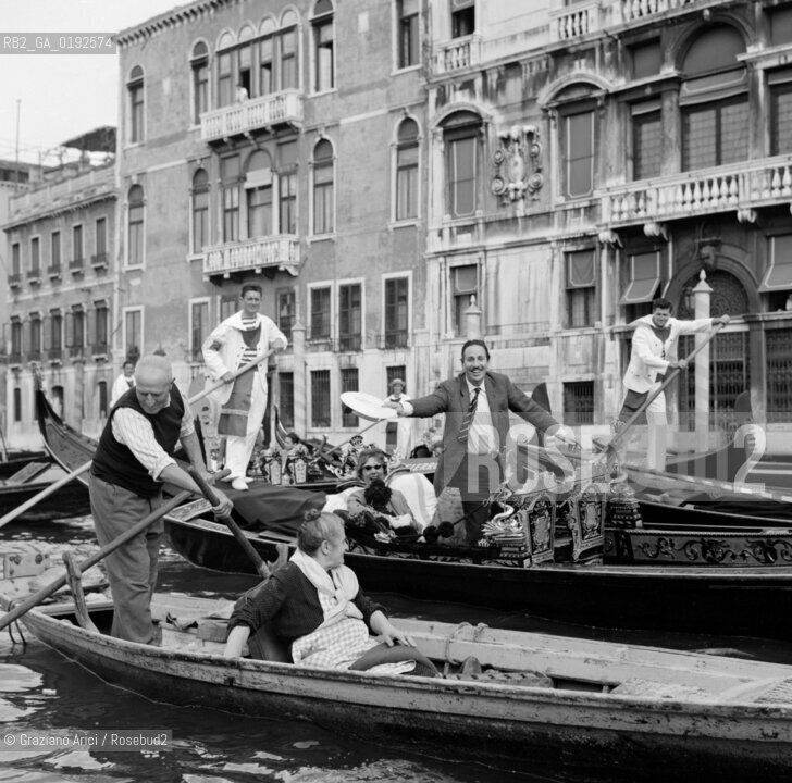 THE FESTIVAL DELLA CANZONE : THE POP SINGER AND CONDUCTOR GORNY KRAMER - 1961 © ARCHIVIO Graziano Arici/Rosebud2  / MUSICA / LEGGERA / GONDOLA / FISARMONICA