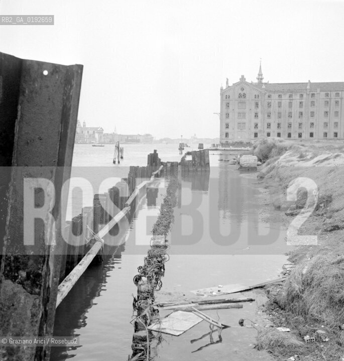 NEW BUILDINGS IN THE SACCA FISOLA  IN VENICE - 196? - ©Graziano Arici/Rosebud2 / MARGINAMENTI / GIUDECCA