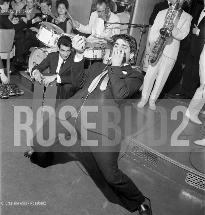 GRAN GALA DELLE NAZIONI A CORTINA DAMPEZZO ( BELLUNO ) - 1960 - © ARCHIVIO Graziano Arici/Rosebud2  / MUSICA / CANTANTE / ORCHESTRA