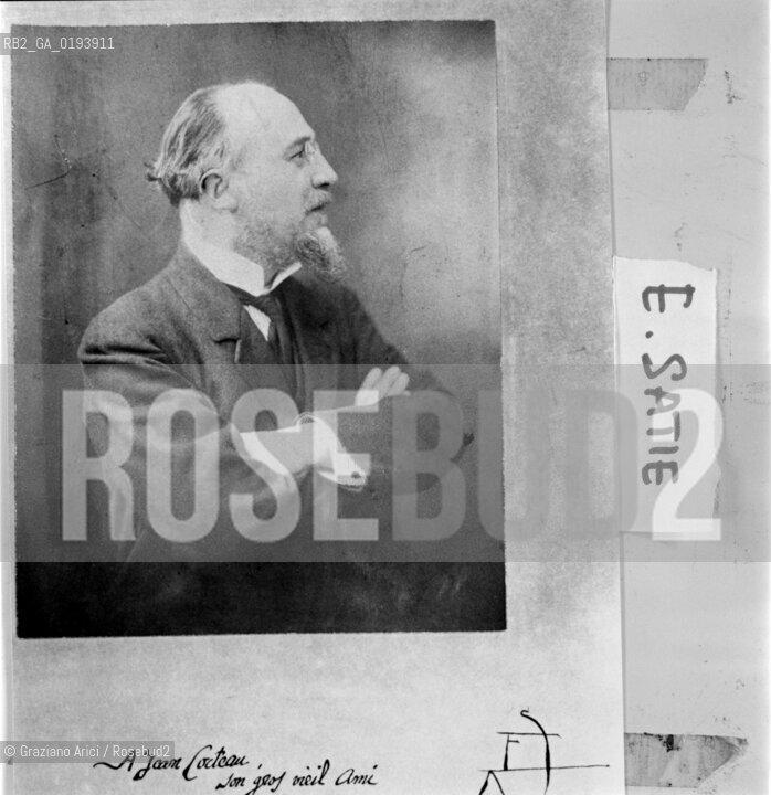 IL COMPOSITORE FRANCESE ERIK SATIE ( 1866 - 1925 ) © 1983 ARCHIVIO Graziano Arici/Rosebud2 / MUSICA CLASSICA / JEAN COCTEAU ./ La cessione dei diritti si intende per quanto di nostra competenza; non comprende invece le eventuali spese relative a diritti che potranno essere richiesti dagli Enti cui appartengono le opere riprese. Tali costi, ove neccessari, e lÕespletamento di qualsivoglia pratica di richiesta permessi sono esclusivamente  a  carico del committente. .